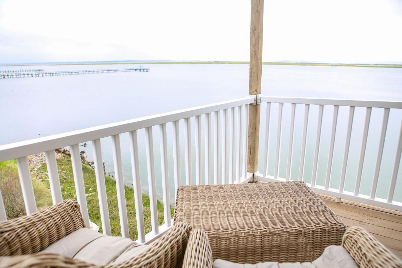 Waterside Inn Чинкотиг Екстериор снимка